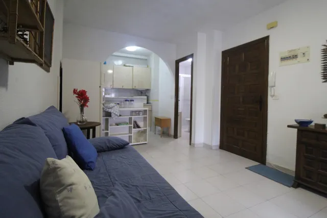 Estudio en residencial con piscina — 8