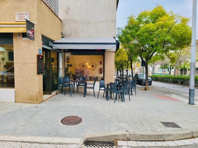 Inversión Estratégica con Rentabilidad Garantizada en el Corazón Comercial de Sant Andreu — 14