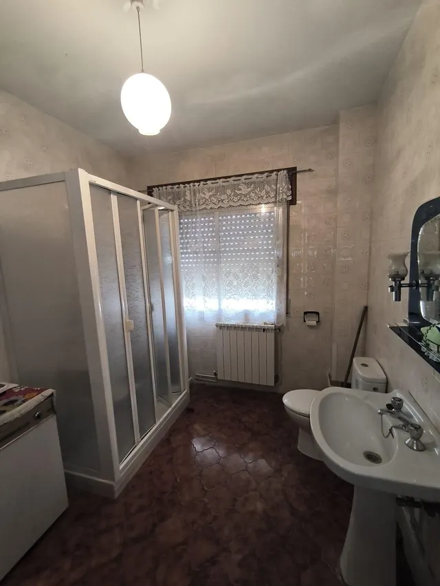 Amplia Casa en Noblejas - Oportunidad Única por €180,000 — 20