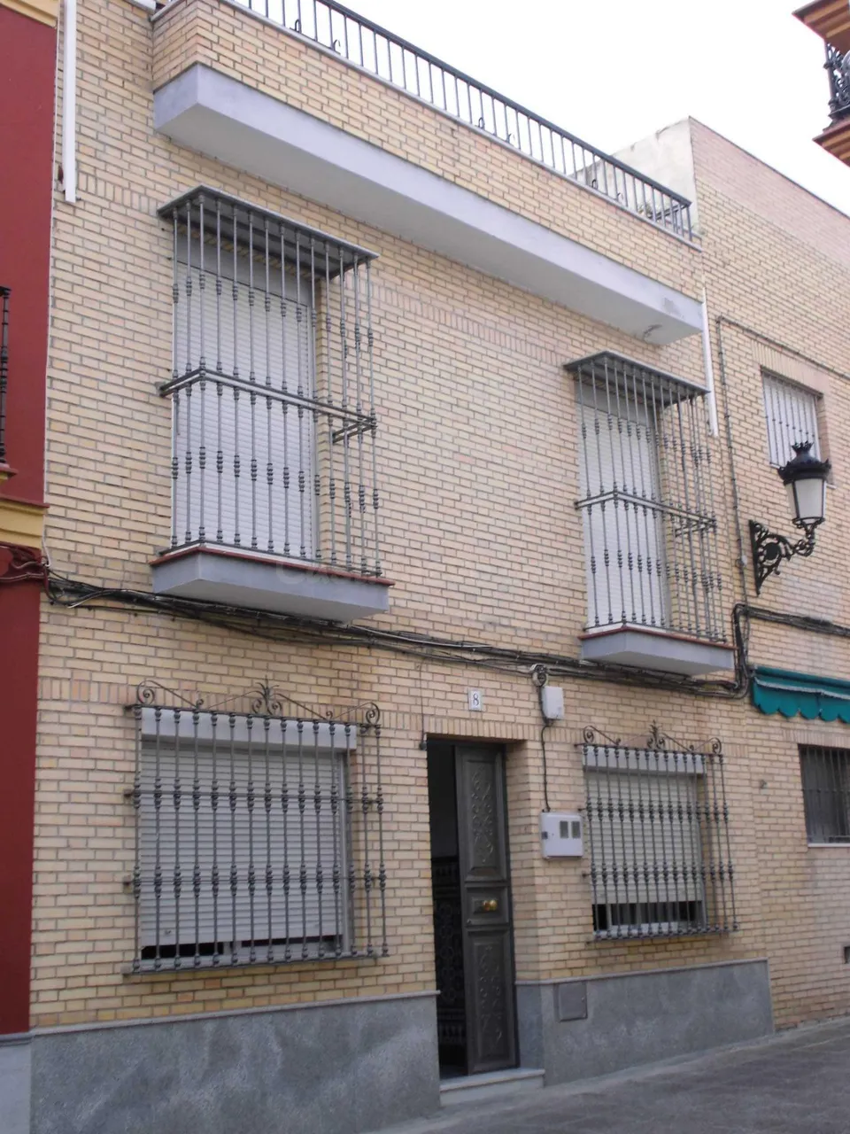 Amplia Casa en La Merced: Ideal para Familias o Inversores