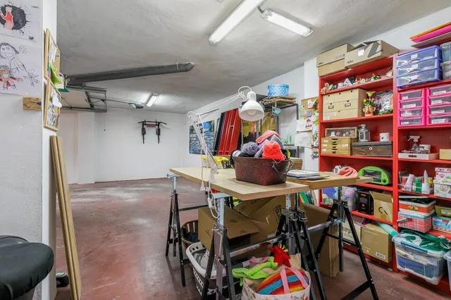 ¡Tu nuevo hogar te espera en Churriana de la Vega! Casa adosada con patio, garaje y futura parada de metro a pocos pasos. — 25