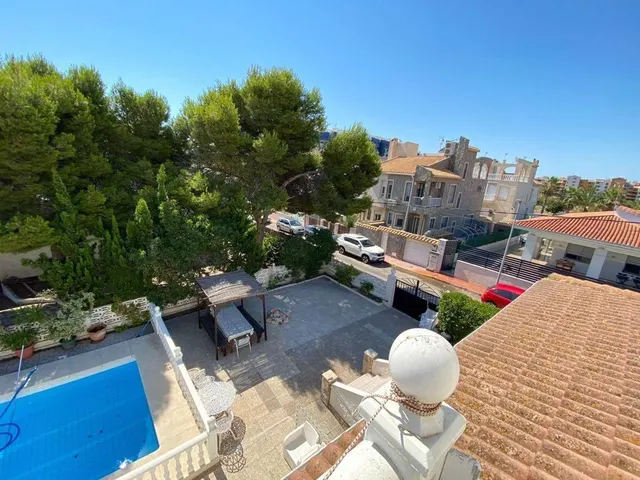 Casa 12 habitaciones 404m² en venta - Punta Prima — 23