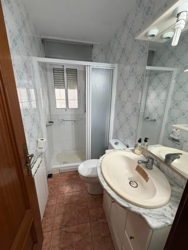 VIVIENDA ADOSADA DE 3 PLANTAS CON GARAJE , 4 habitaciones , AMPLIAS TERRAZAS EN SEGUR DE CALAFELL. — 29