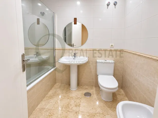 Exclusivo chalet adosado en Alicante golf, playa de san juan con piscina, terrazas y garaje — 22