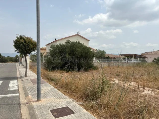 Parcela urbana de 888 m2 en la urbanización Els Pilans - foto 3