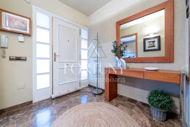 Casa adosada en venta en Passatge de Montbrió del Camp, Reus. — 2
