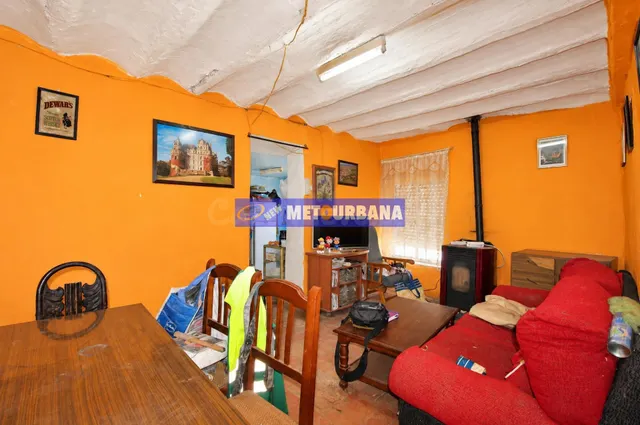 Encantadora Casa en Caudete de las Fuentes - ¡Una Oportunida