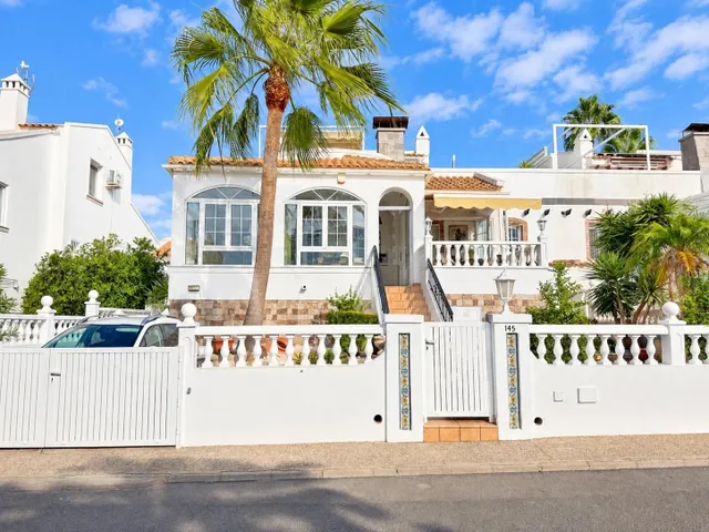 Villa 3 habitaciones en venta - Villamartín-Las Filipinas — 40