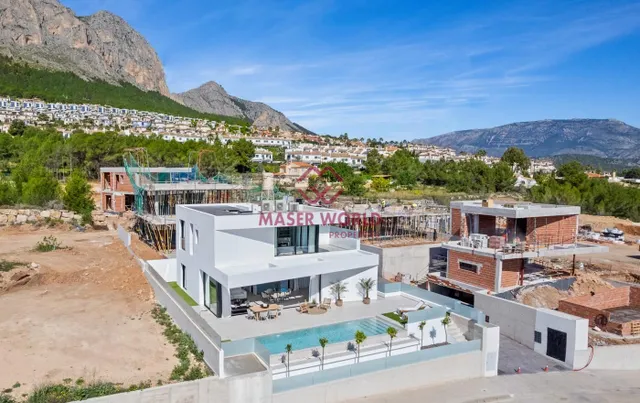 VILLAS DE OBRA NUEVA EN POLOP — 5