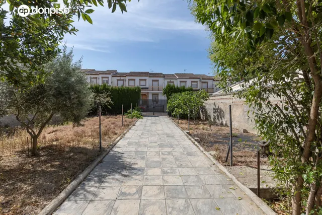 EXCEPCIONAL OPORTUNIDAD EN PLENO CENTRO DE HUÉTOR VEGA — 13