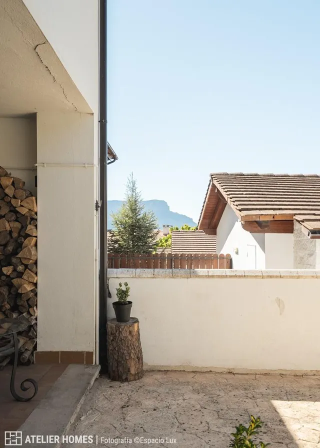 Chalet adosado con jardín y porche acristalado en Urbanización Lomas de Badaguás — 32