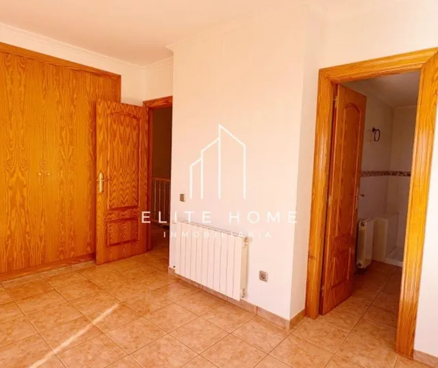Una villa para disfrutar en familia en exclusiva urbanización y con el mediterráneo como horizonte — 34
