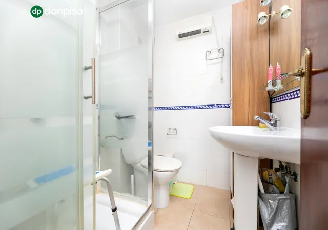 En Venta Piso de 4 dormitorios con ascensor, ideal para reformar a tu gusto. — 16
