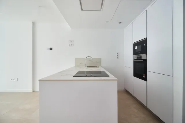 Apartamento  de 2 dormitorios y 2 baños , a estrenar en  pleno centro de Fuengirola. — 9