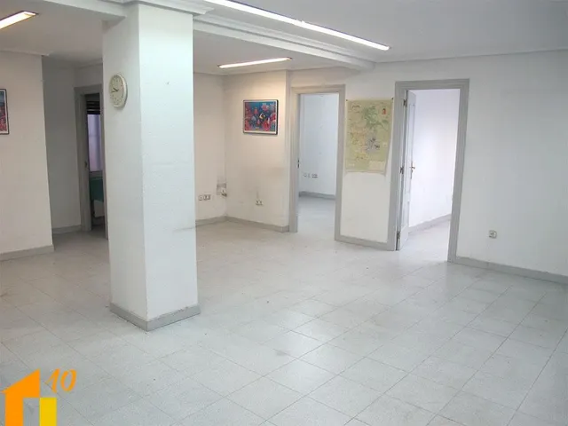 Vivienda en Avd. Arlanzón, zona Hacienda. — 5