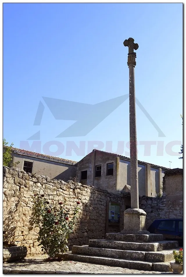 CASA DE PIEDRA ESQUINERA DE 257 M2 PRCTICAMNTE REFORMADA DE PIEDRA, 3 DORMITORIOS SUITES. — 7