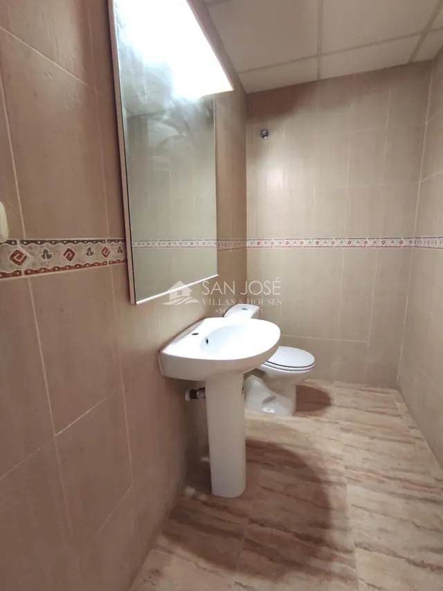 SE VENDE O ALQUILA CON OPCIÓN COMPRA LOCAL COMERCIAL CON AMPLIA TERRAZA EN ASPE. — 6