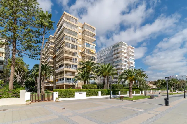 Apartamento frontal en el Paseo Marítimo del Torreón - Benicasim — 43