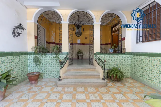 Edificio en venta completo junto a Gran Vía- Bajo Albaicín — 3