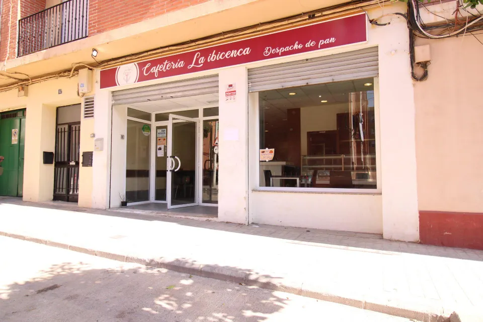 Local comercial 2 habitaciones 100m² en alquiler - Masías