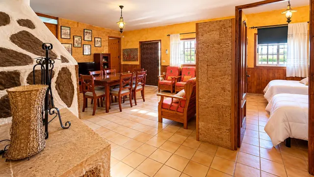 Finca exclusiva en Vilaflor · 2 viviendas, viñedo, bodega y piscina — 17
