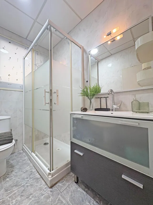 Piso exterior en planta baja con gran patio privado en Terrassa — 17