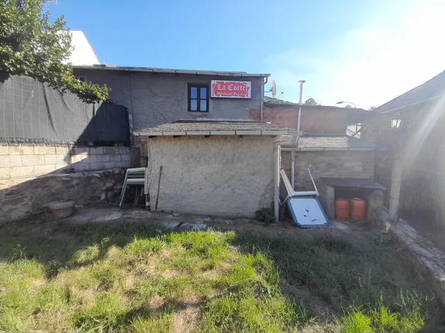 CASA ESTILO RUSTICO CON JARDIN EN CANEDO. EL BIERZO — 20