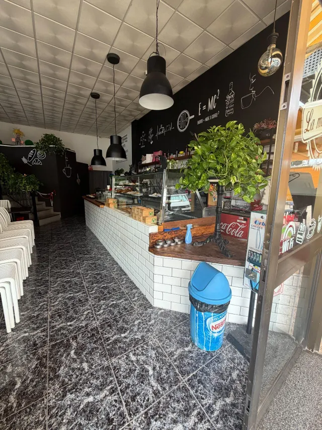 Bar-cafetería con obrador de panadería y pastelería en traspaso en la camella, Arona — 6