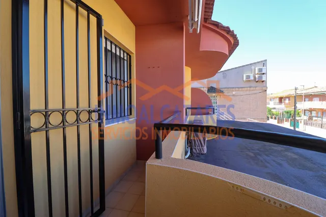 ESPECTACULAR DUPLEX DE  3 DORMITORIOS Y 2 BAÑOS, EN PRIMERA LÍNEA DE PLAYA CON VISTAS AL MAR EN LOS NAREJOS, LOS ALCAZARES, MURCIA. — 40