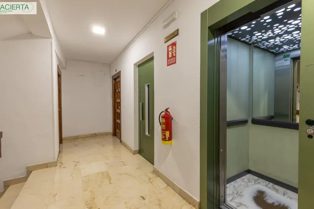 Amplia vivienda en pleno centro de Granada — 48