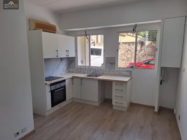 Duplex invertido recién reformado en el centro - foto 3