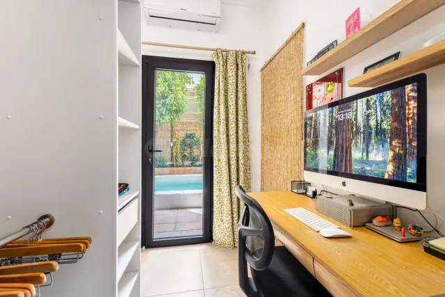 Casa unifamiliar en venta  con piscina privada, 5 dormitorios y amplio patio en Málaga — 20