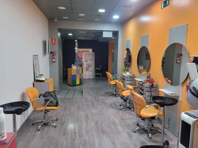 ¡Tu Negocio y Vivienda en el Corazón de Cádiz: 130m2 de Posibilidades Infinitas! — 6