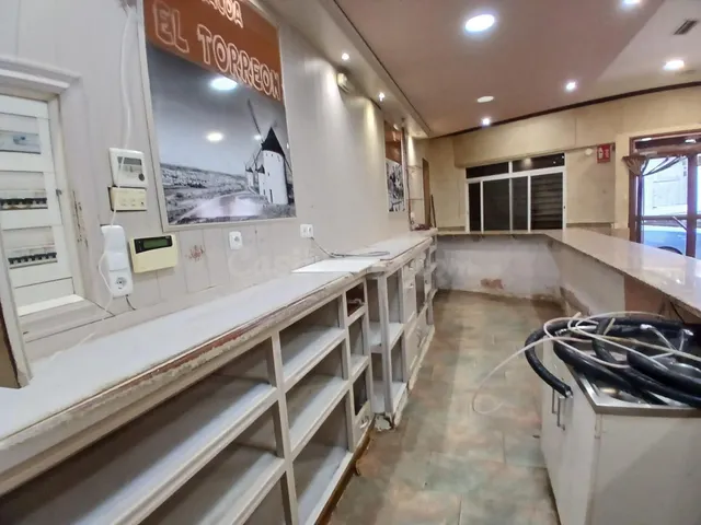 LOCAL HOSTELERIA CON COMEDOR, BARBACOA, COCINA Y BAÑOS ADAPT - foto 4