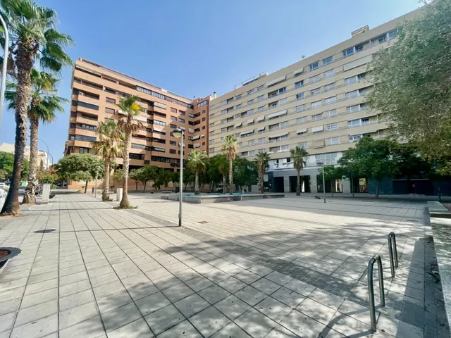 Muy buen piso de 4 Dorm. en Av. Oscar Espla — 39