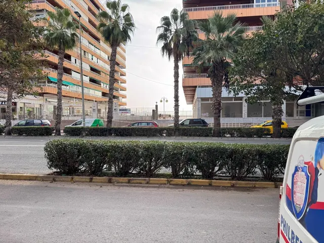Local Comercial Cerca a la Playa — 27