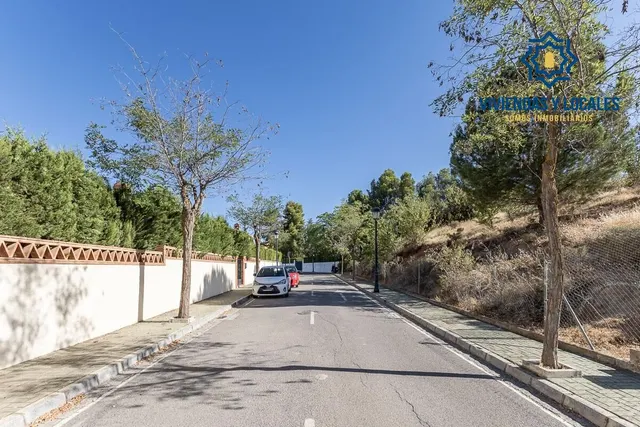 PARCELA 610 M2 EN CORTIJO DE LA LUZ, OTURA. — 5