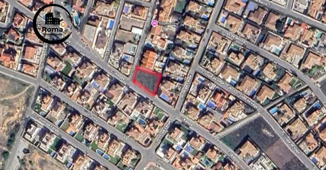 PARCELA URBANA DE 560m2 en calle KEOPS, OTURA. - foto 2