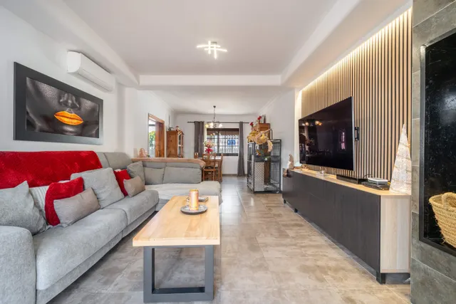 Exclusivo Chalet Pareado en Esquina – Cancelada (Estepona) — 2