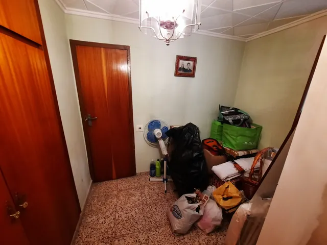 CASA CON PLANTA BAJA, PRIMERA ALTURA Y CAMARAS — 28