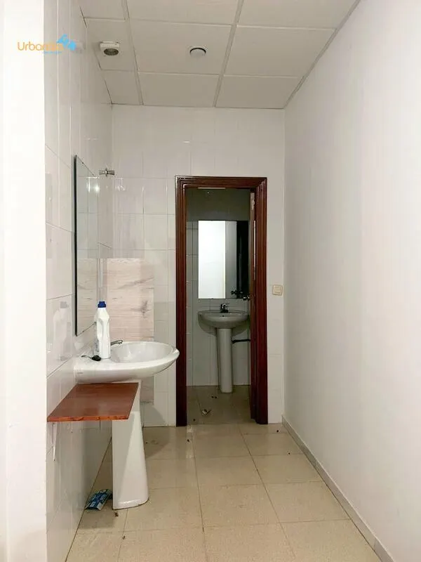LOCAL ACONDICIONADO EN BARRIADA DE LLERA CON MUCHAS POSIBILIDADES — 18