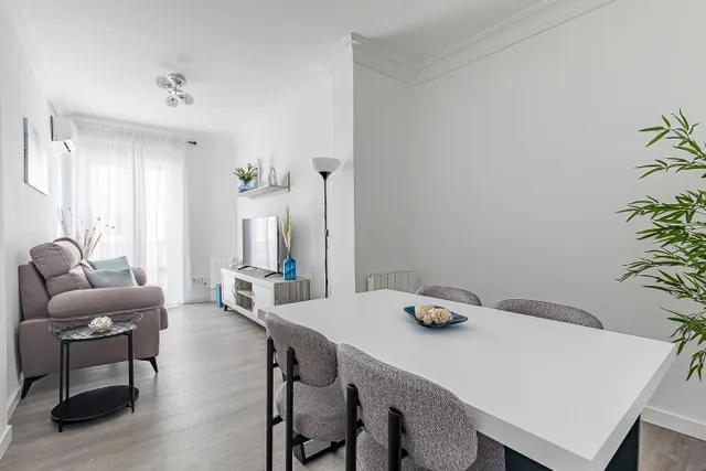 AVC INMOBILIARIO ALQUILA PISO — 26