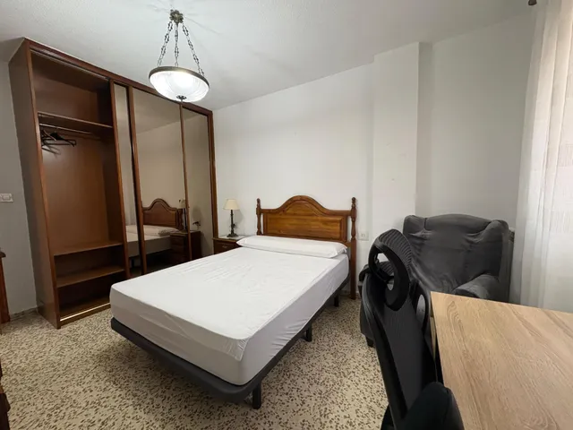 Piso 3 habitaciones 106m² en alquiler - Camino de ronda — 31