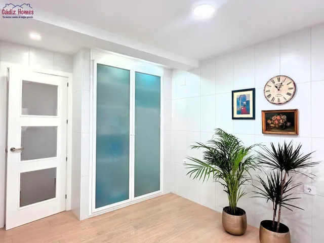 AMPLIA VIVIENDA CON ASCENSOR Y TERRAZA.-ZONA TEATRO FALLA — 14