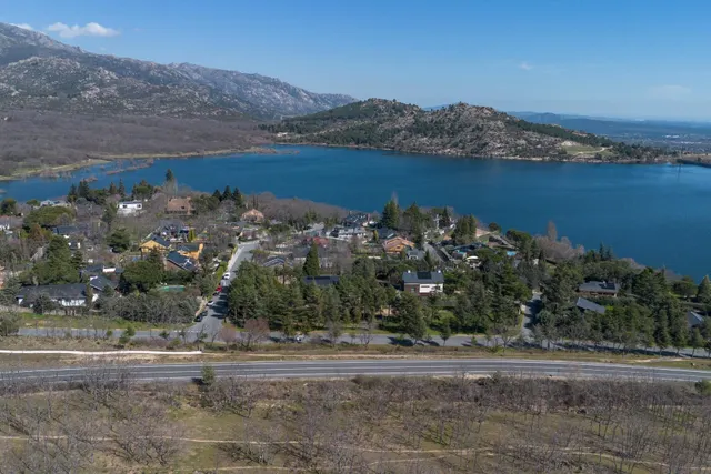 Parcela urbana en esquina junto al embalse de Navacerrada co - foto 4