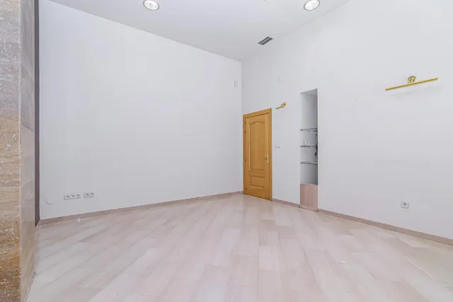 ¡oportunidad única! local comercial en avenida andalucia — 14