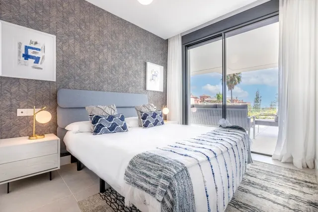 Complejo urbanístico de lujo en Cabopino (Costa del Sol). — 11
