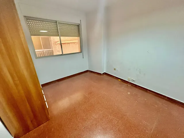 PISO DE GRANDES DIMENSIONES — 21