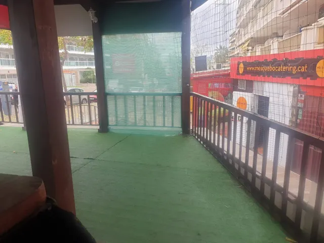 Local / Salón de fiestas en ZONA TURISTICA - — 22