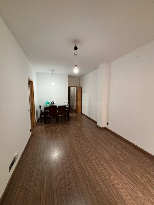 Piso Semireformado en El Raval, Barcelona por €295,000 — 5